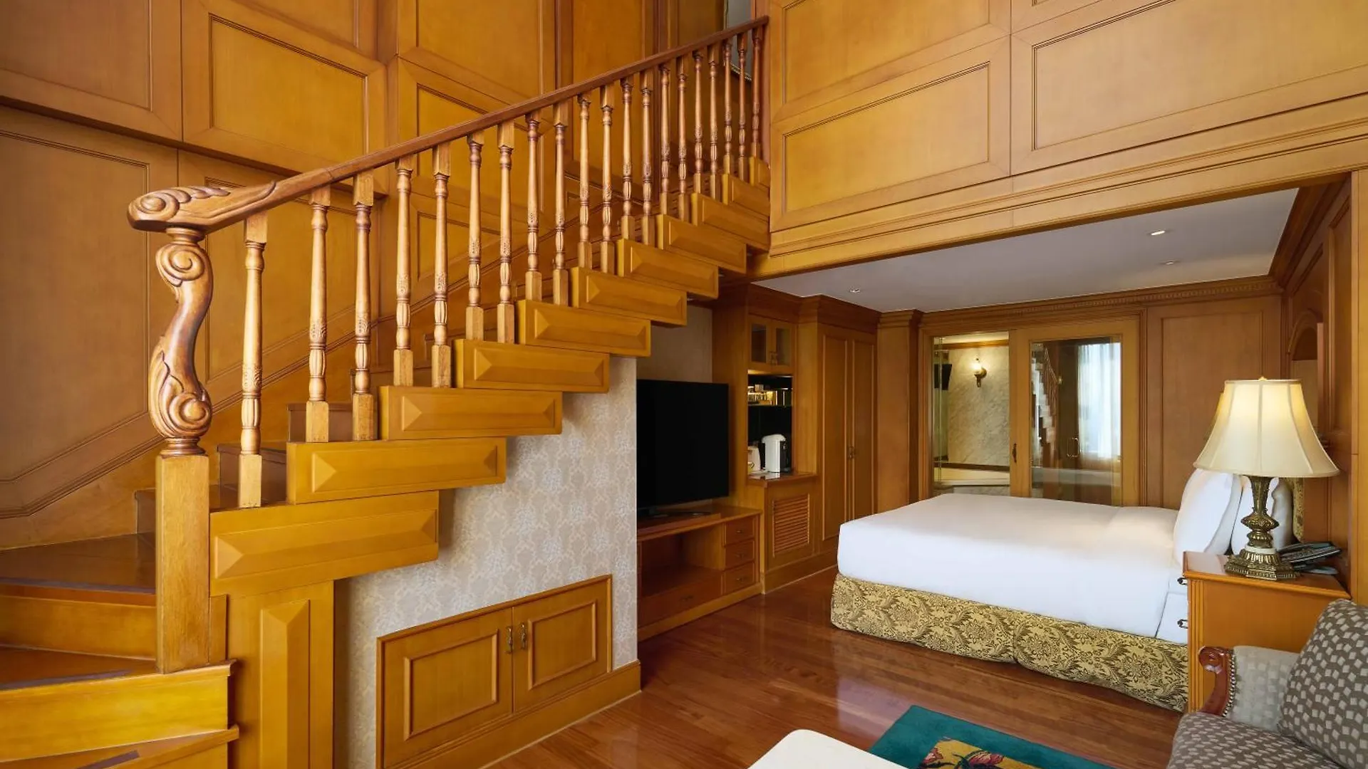 Grand Mercure Imperial Palace Seoul Gangnam 5*,