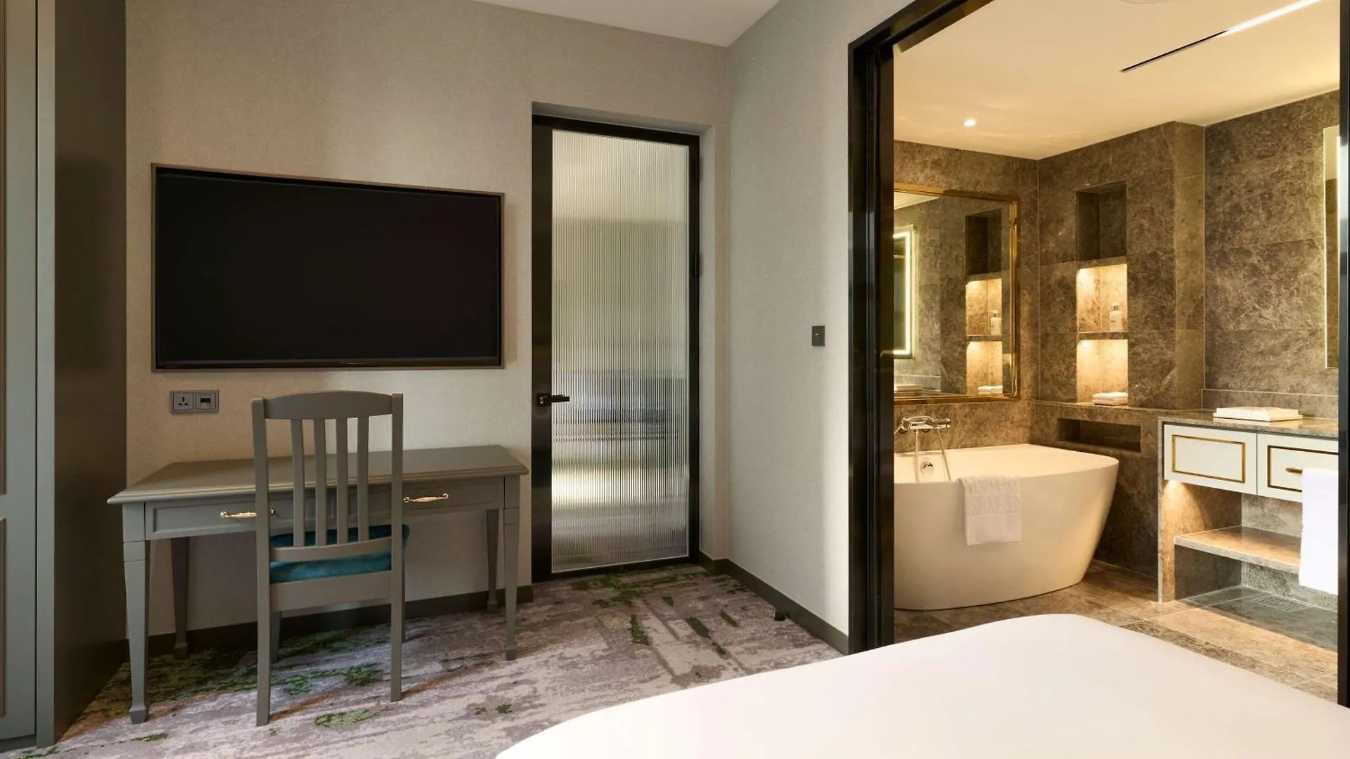 Grand Mercure Imperial Palace Seoul Gangnam 5*,  South Korea