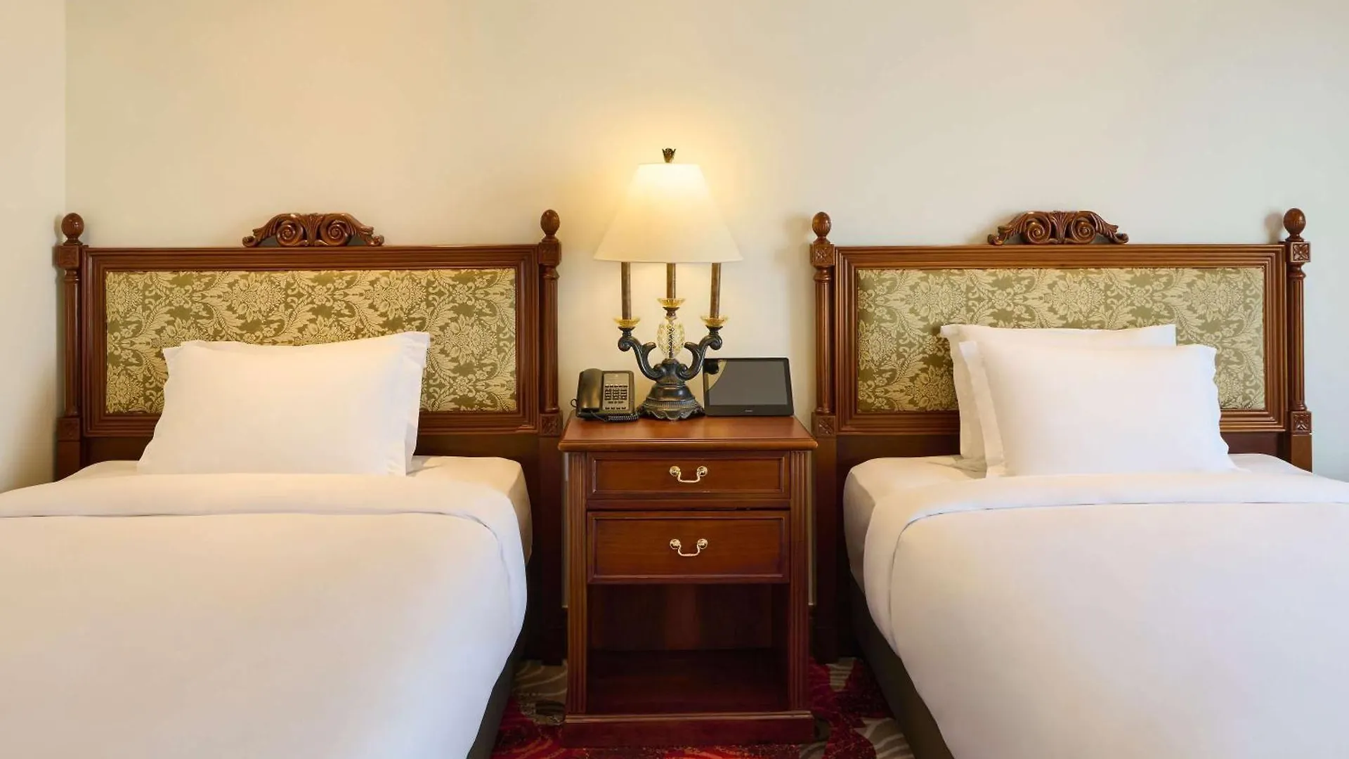 Grand Mercure Imperial Palace Seoul Gangnam 5*,
