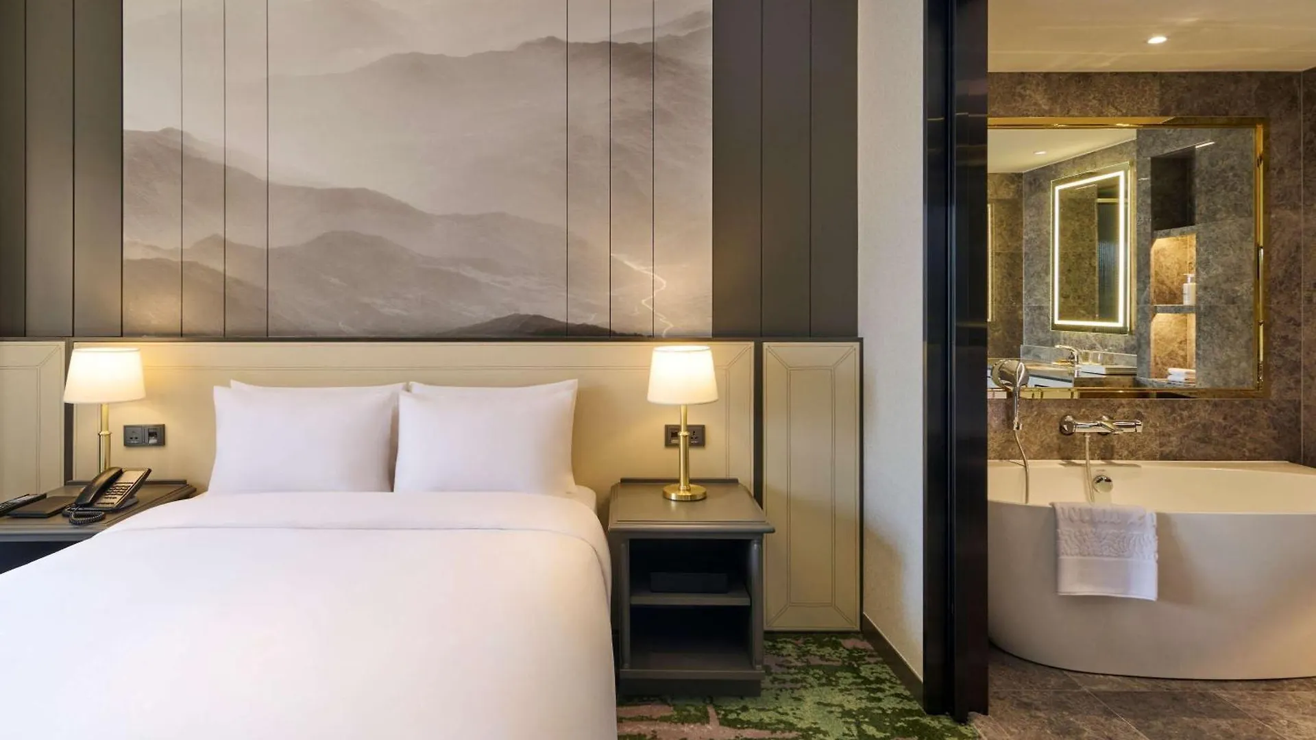 Grand Mercure Imperial Palace Seoul Gangnam 5*,